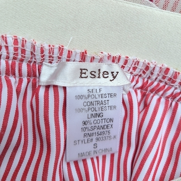 Cream Layered Tulle Skirt with 3D Flowers and Elastic Waistband, Size Small - Picture 10 of 11